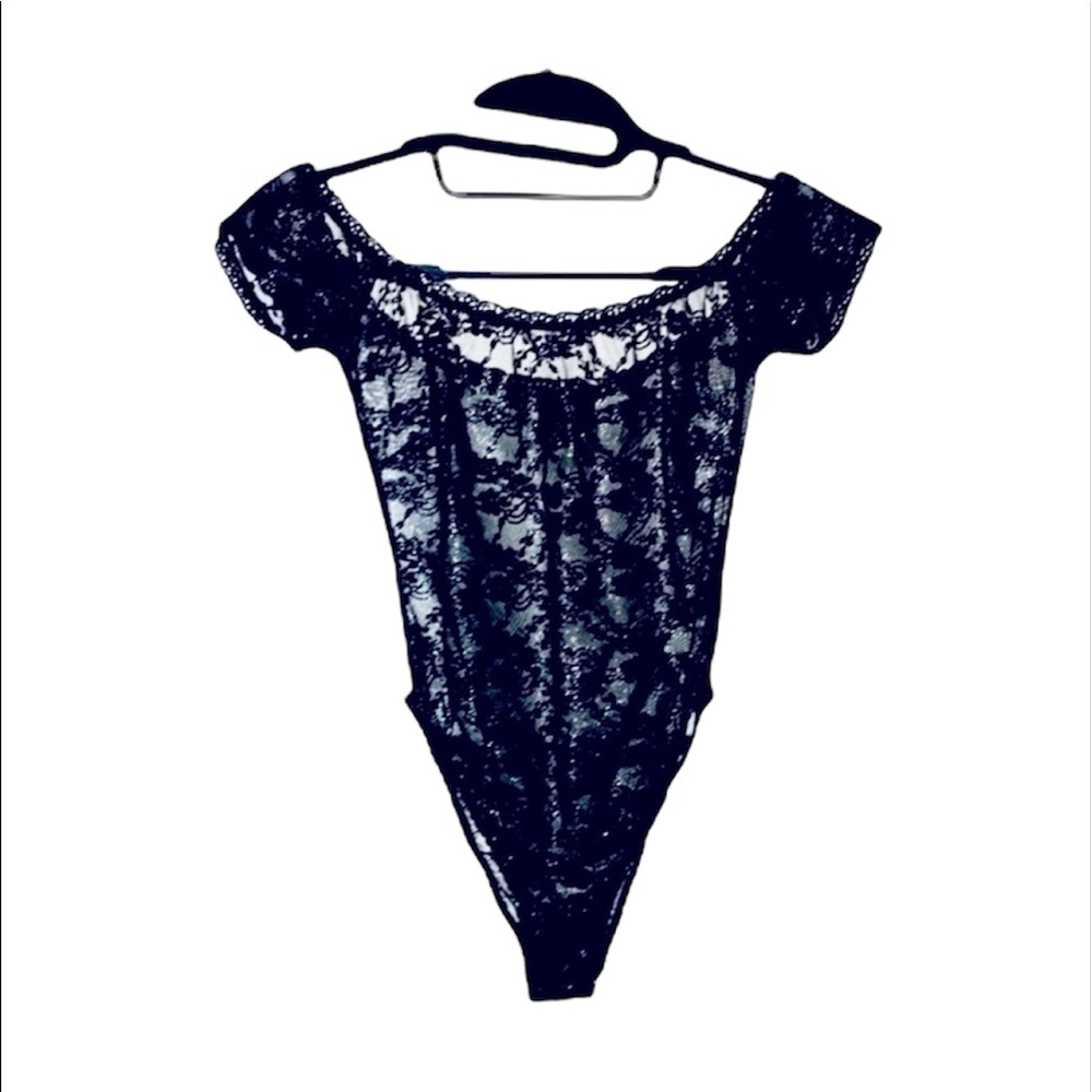 NWT Victoria’s Secret: Rare 🔥 Extra Small Black Shimmery Bodysuit